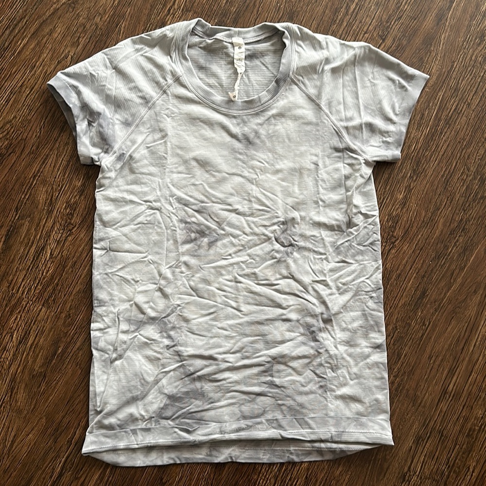Short sleeve lululemon Swiftly, Size 10